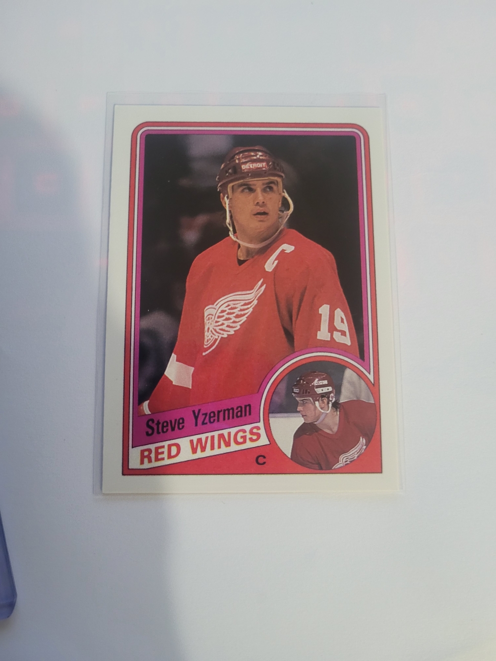 NHL Steve Yzerman Red Wings Red Hockey Card